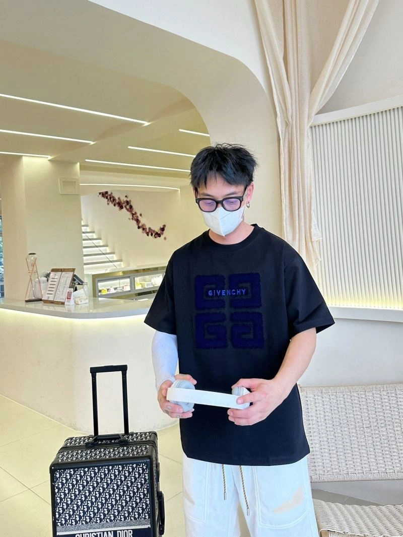 Givenchy T-Shirts Original 123579