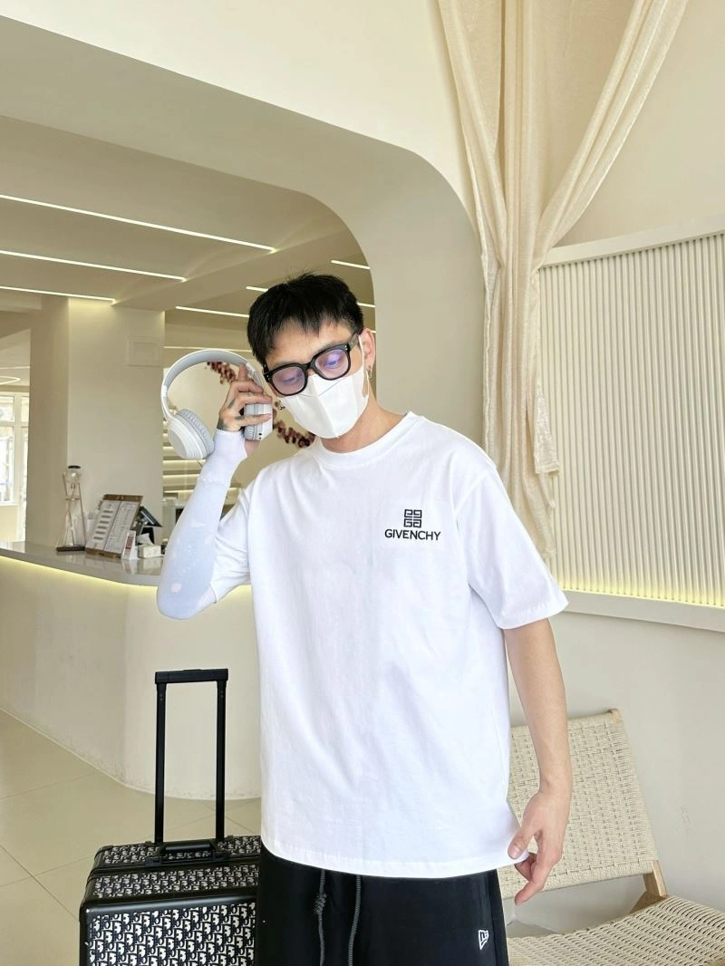Givenchy T-Shirts ComfortFit 123570