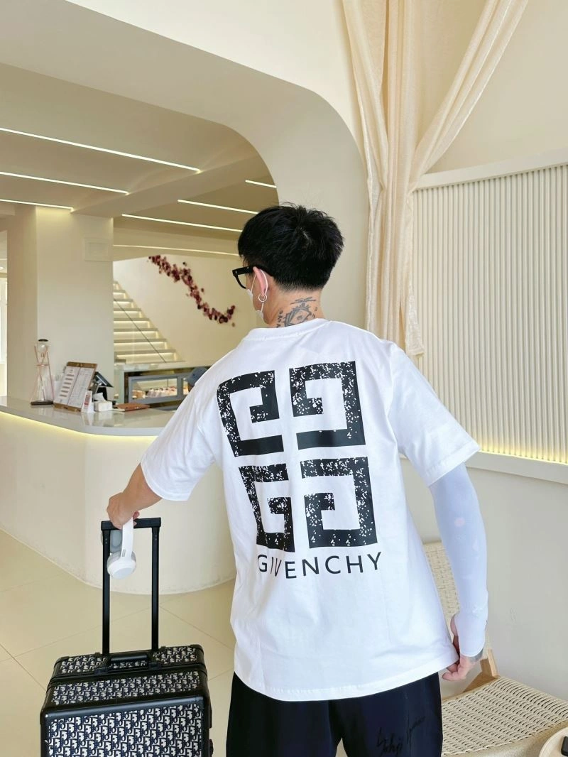 Givenchy T-Shirts ComfortFit 123570