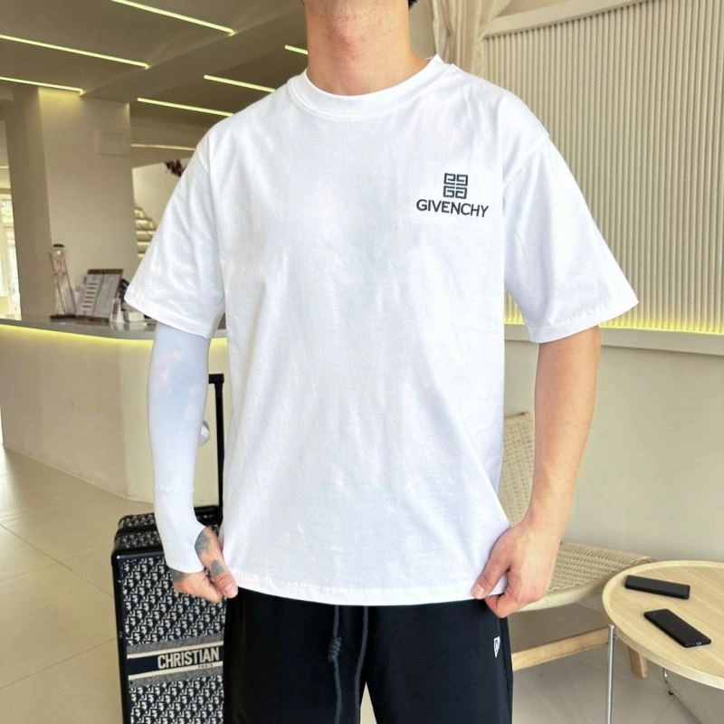 Givenchy T-Shirts ComfortFit 123570
