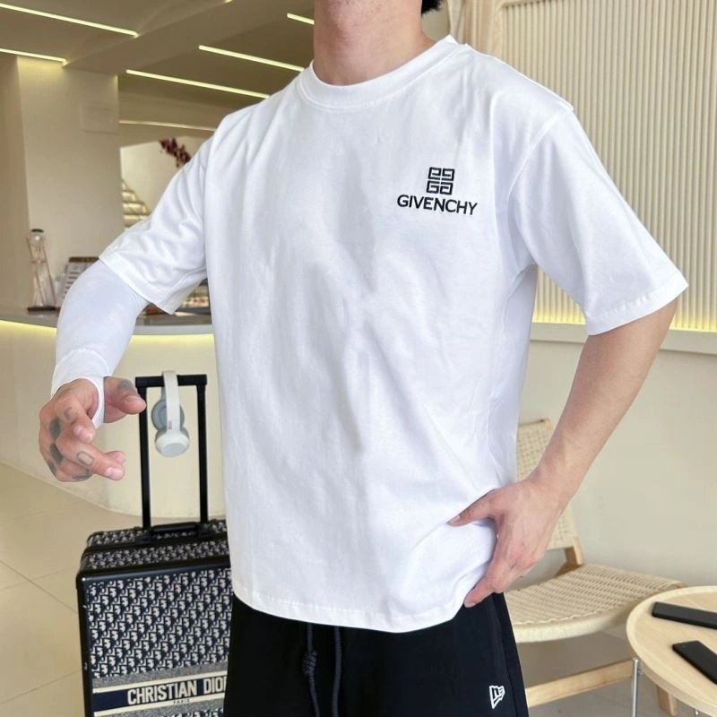 Givenchy T-Shirts ComfortFit 123570