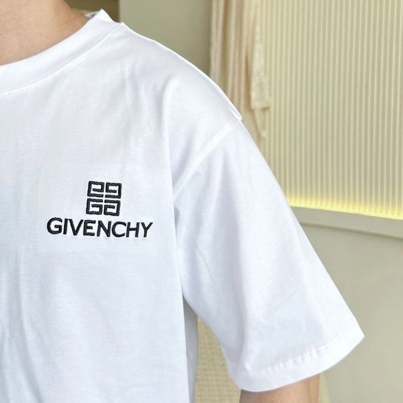 Givenchy T-Shirts ComfortFit 123570