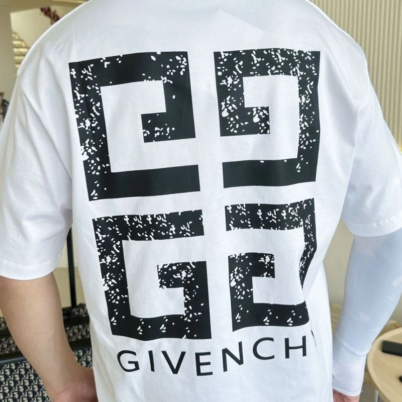 Givenchy T-Shirts ComfortFit 123570
