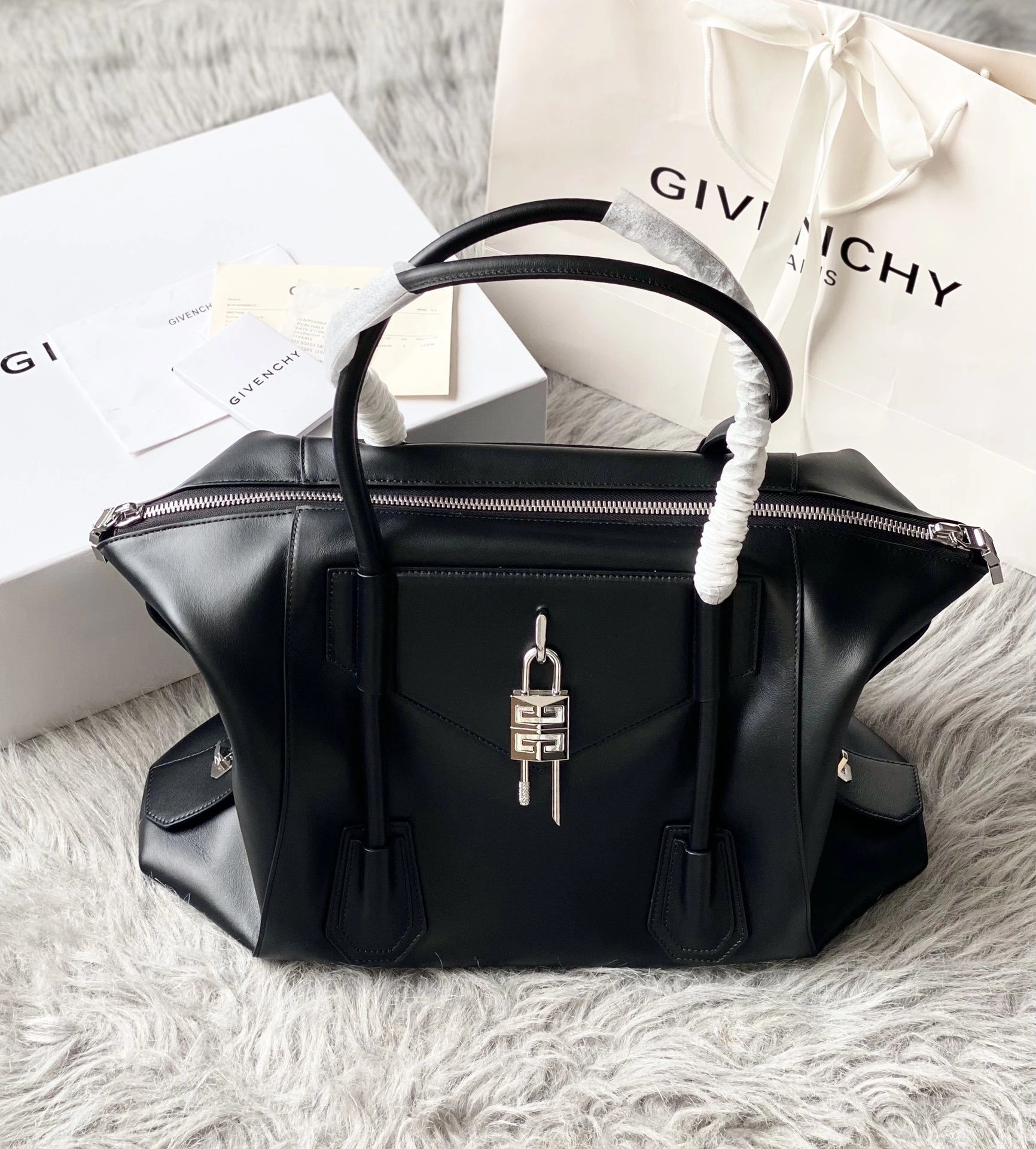 Reliable Givenchy Top Handle Bags 71704