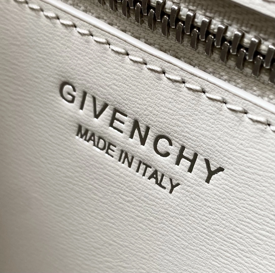 ZipUp Givenchy Top Handle Bags 71698