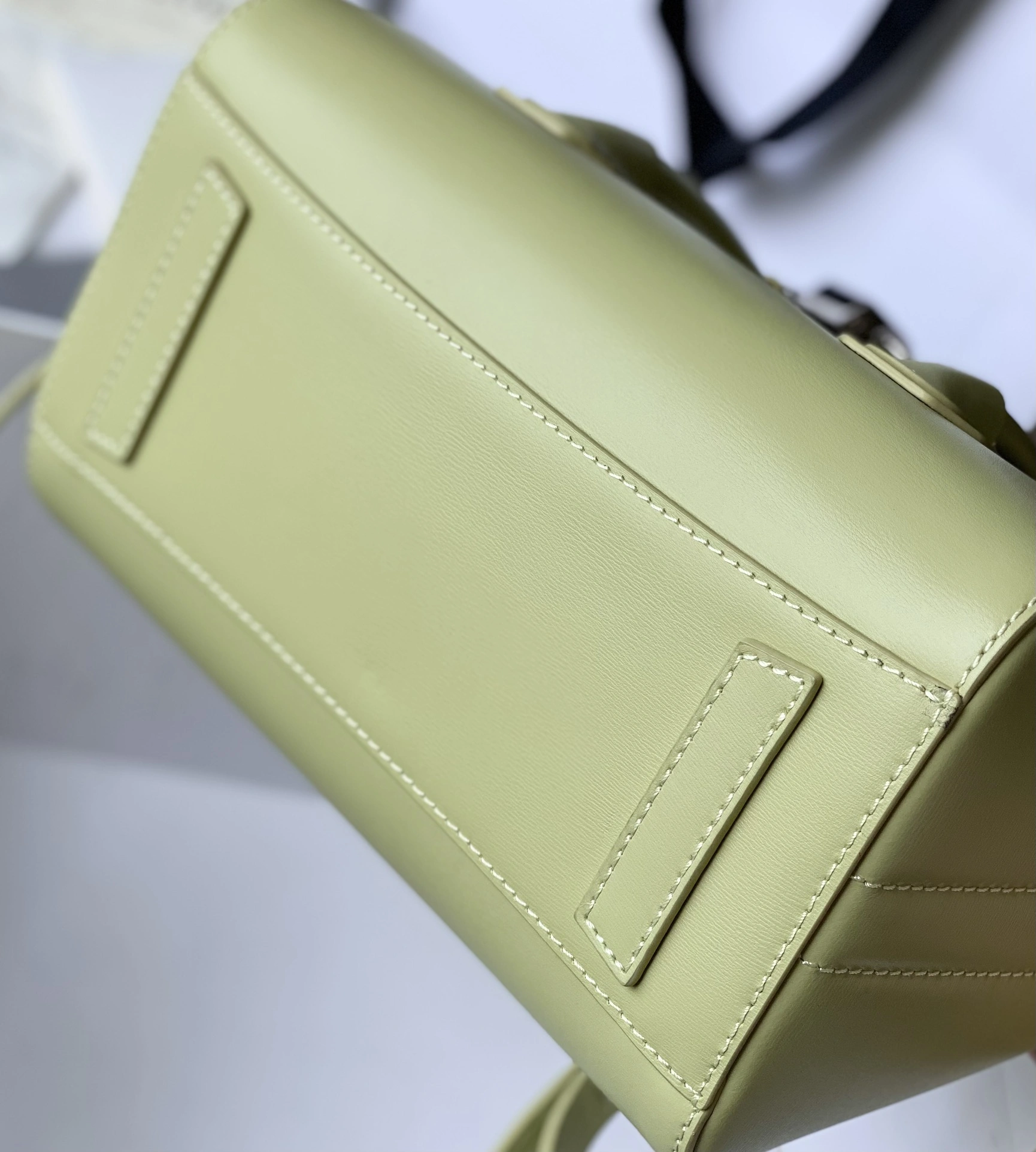 Givenchy Top Handle Bags FashionForward 71702