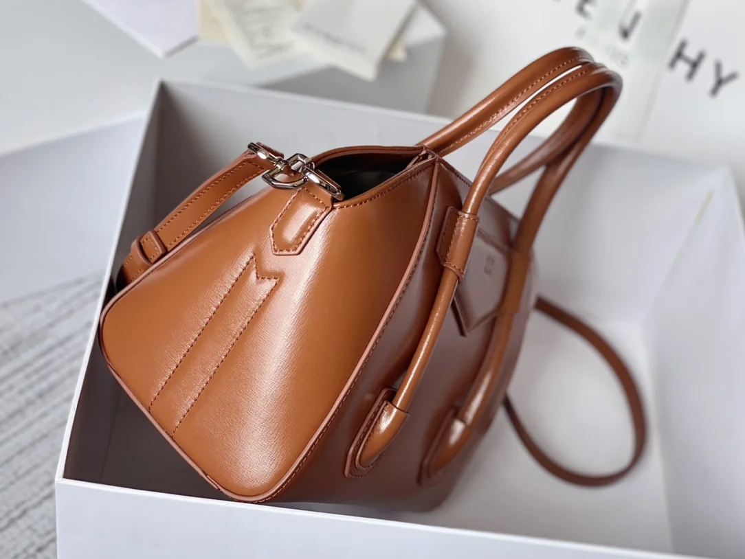 Lightweight Givenchy Top Handle Bags 37708