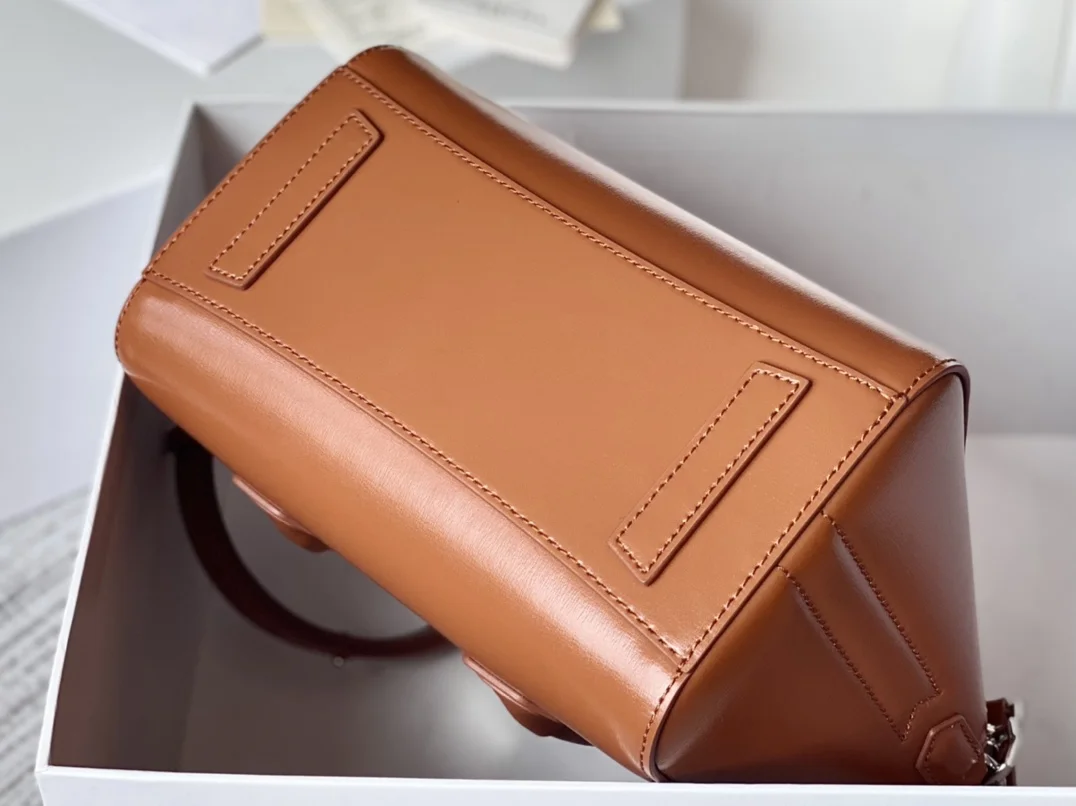 Lightweight Givenchy Top Handle Bags 37708