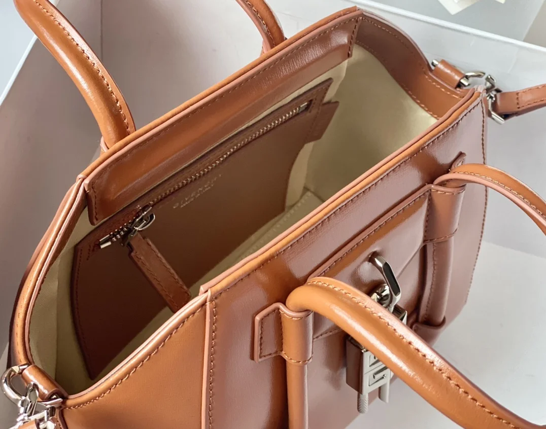 Lightweight Givenchy Top Handle Bags 37708