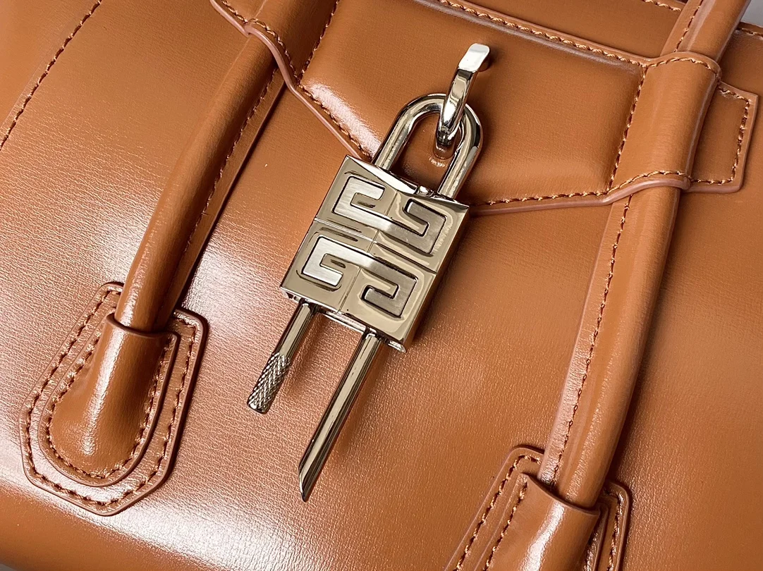 Lightweight Givenchy Top Handle Bags 37708