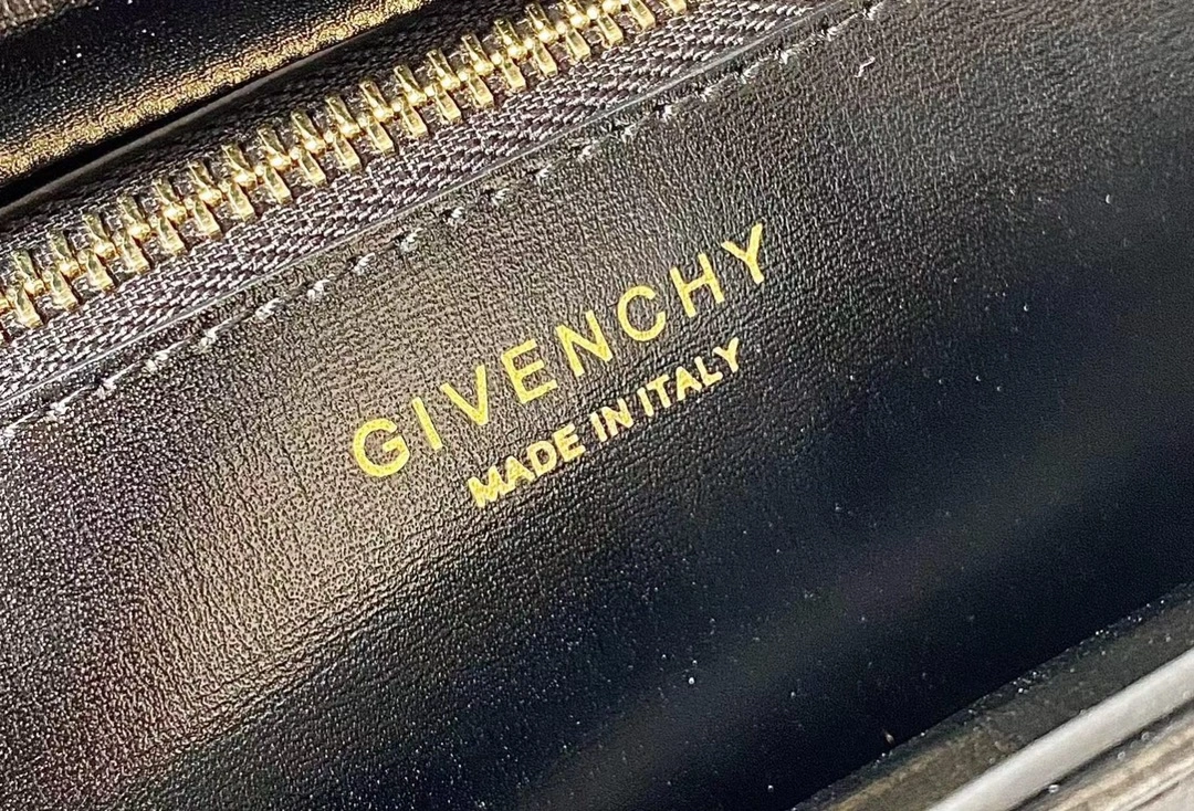 QuickDry Givenchy Top Handle Bags 71700
