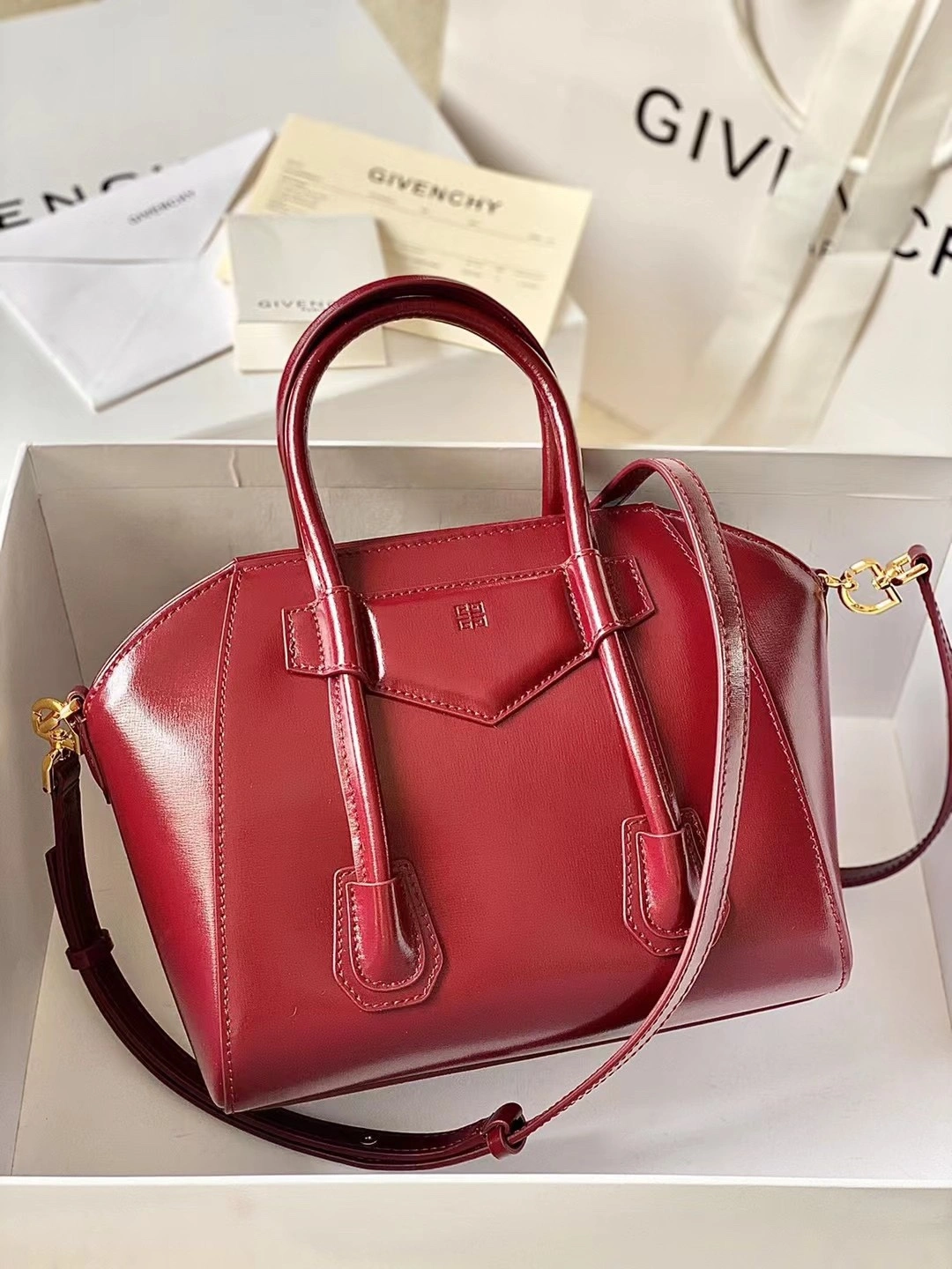 Unisex Givenchy Top Handle Bags 71697