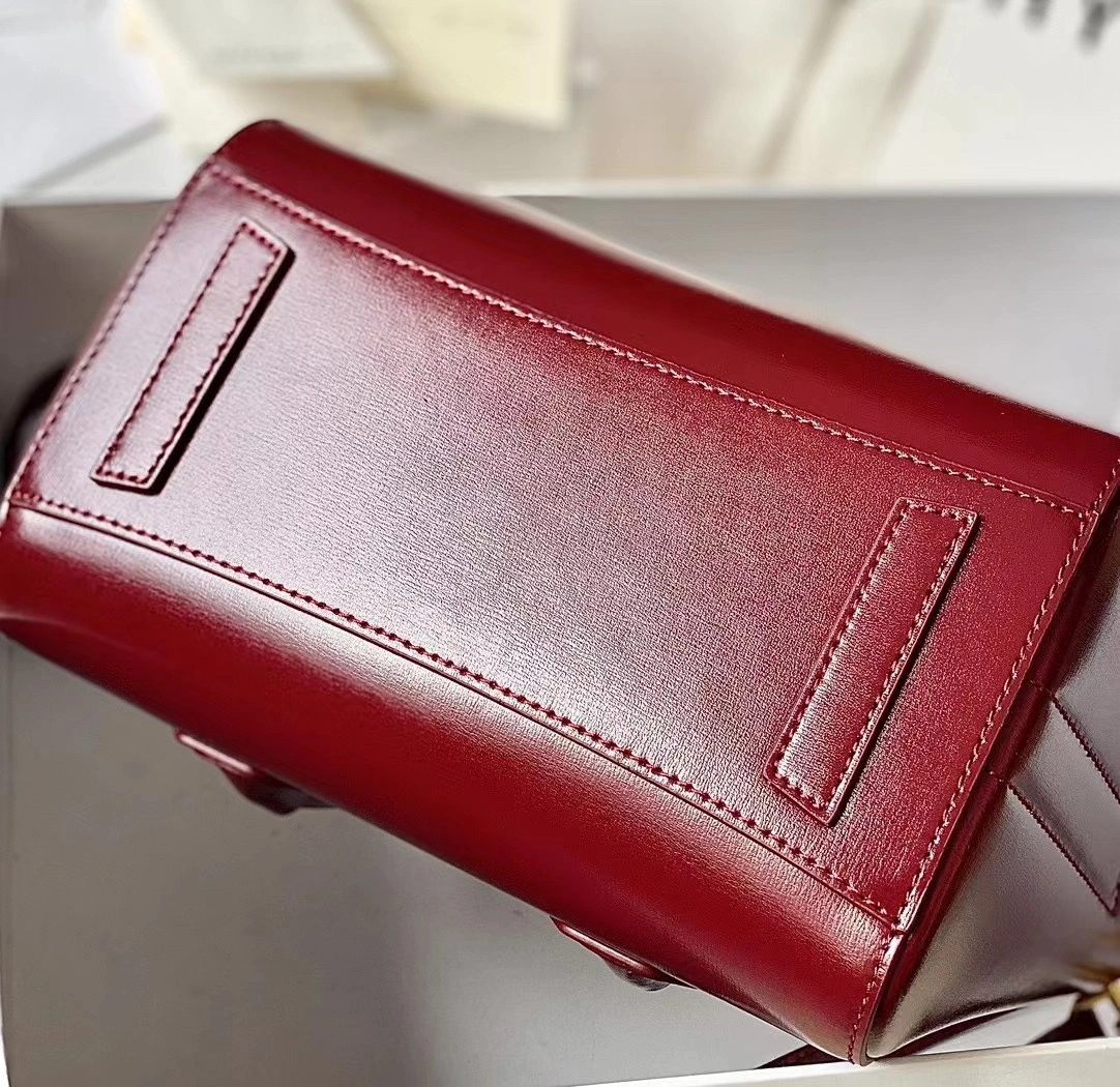 Unisex Givenchy Top Handle Bags 71697