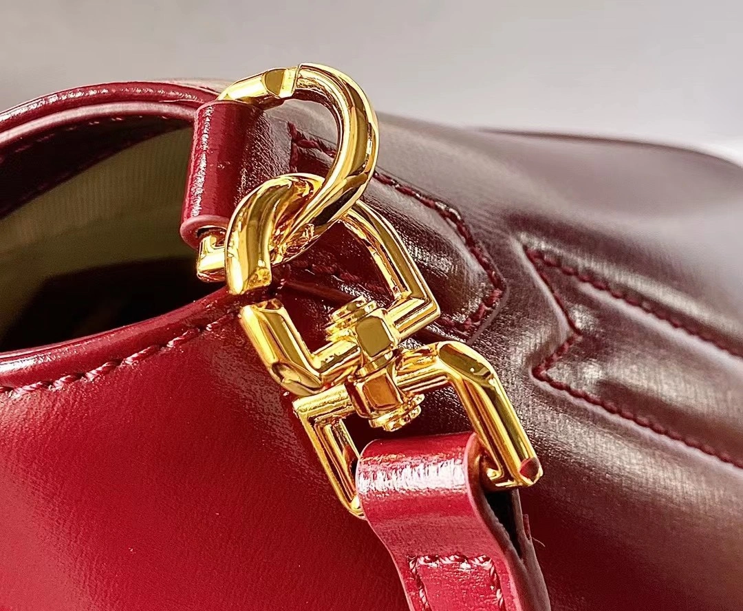 Unisex Givenchy Top Handle Bags 71697