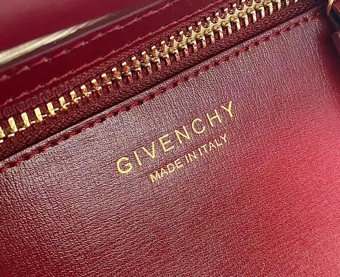 Unisex Givenchy Top Handle Bags 71697