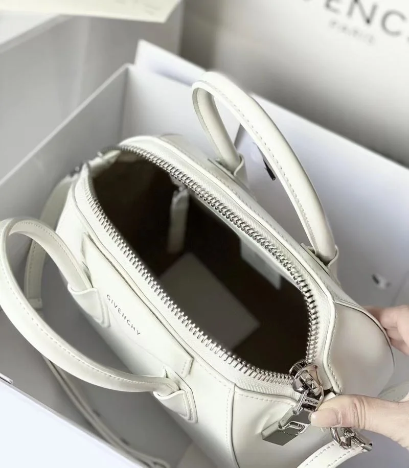 AllSeason Givenchy Top Handle Bags 44869