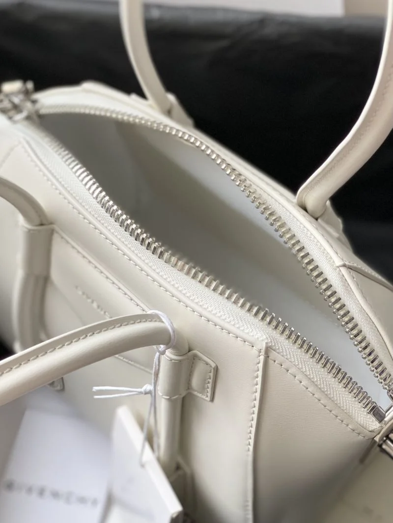 Givenchy Top Handle Bags Vibrant 44657