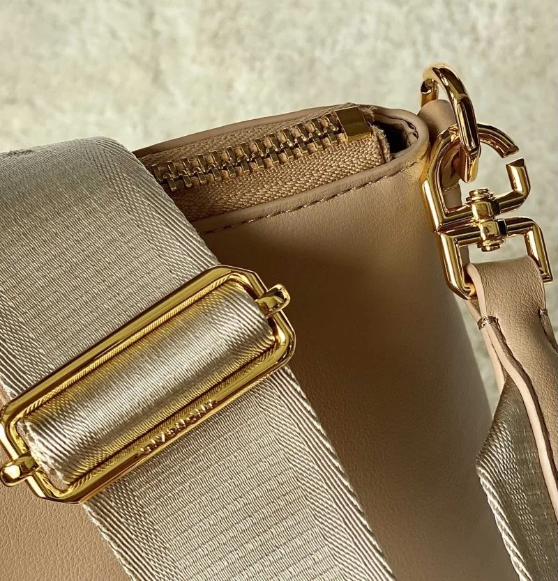 Versatile Givenchy Top Handle Bags 44636