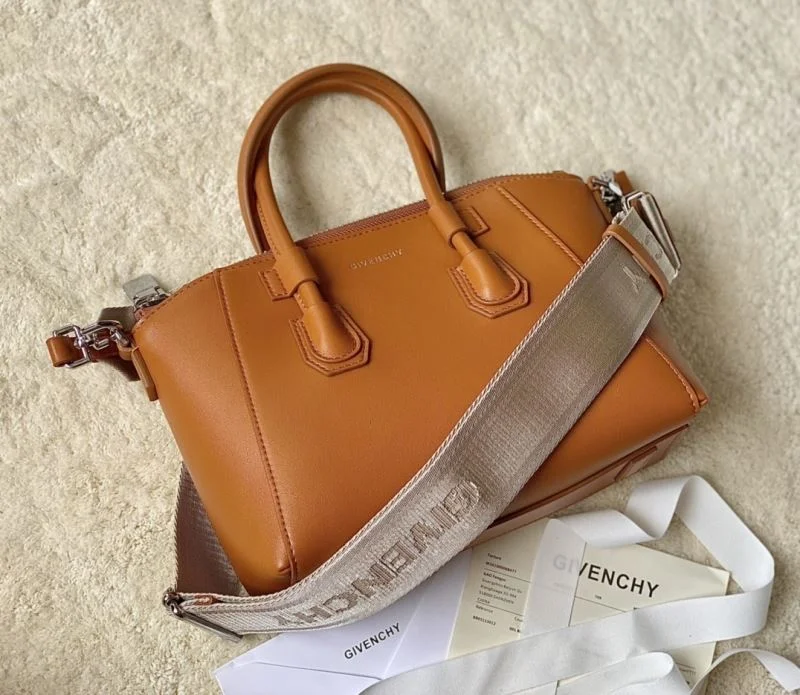 Reliable Givenchy Top Handle Bags 44614