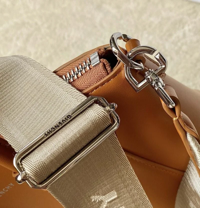 Reliable Givenchy Top Handle Bags 44614