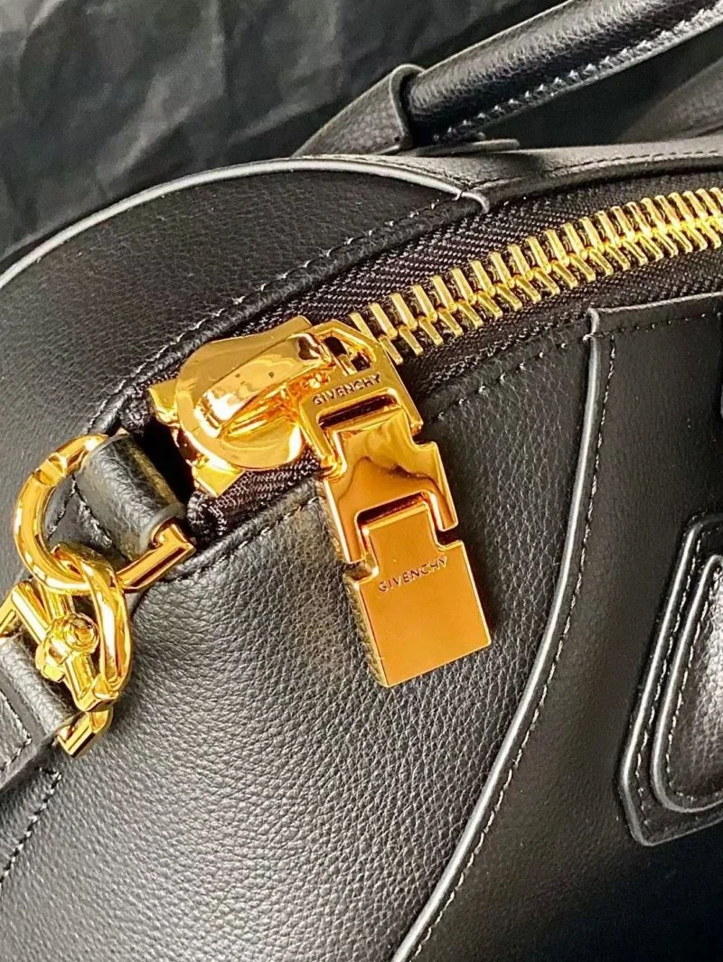 Breathable Givenchy Top Handle Bags 44604