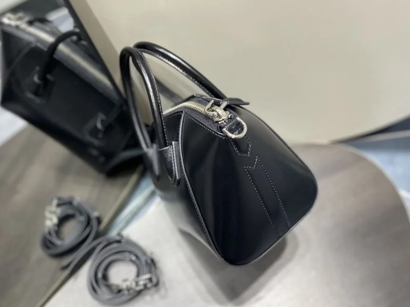 Unisex Givenchy Top Handle Bags 44531