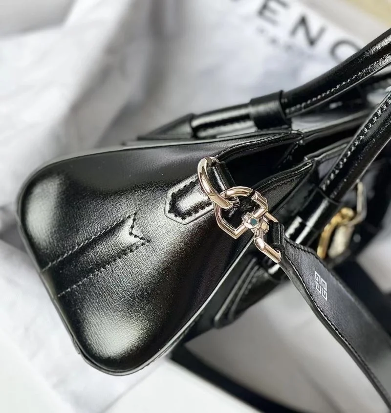 Givenchy Top Handle Bags ZipUp 44528