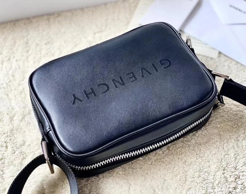 ModernLook Givenchy Waist Chest Packs 44850