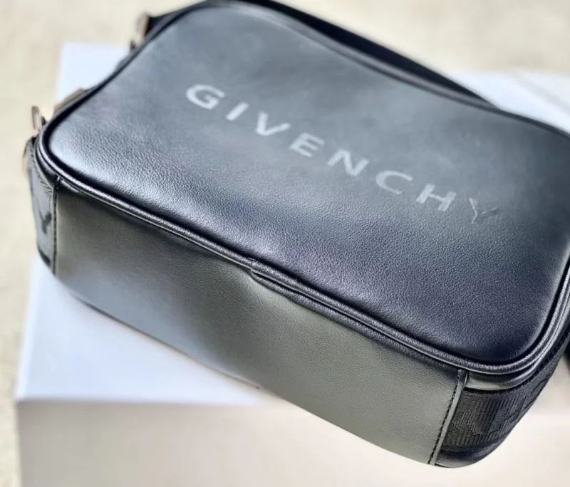 ModernLook Givenchy Waist Chest Packs 44850
