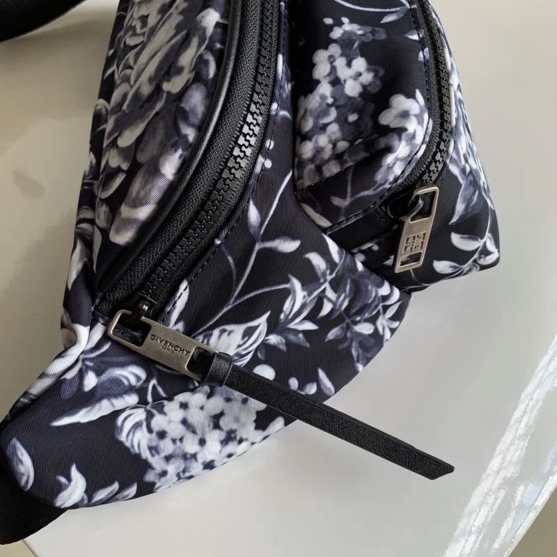 Givenchy Waist Chest Packs UrbanStyle 44593