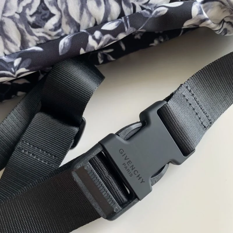 Givenchy Waist Chest Packs UrbanStyle 44593