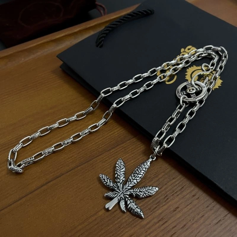 UrbanChic Goros Necklaces 214603