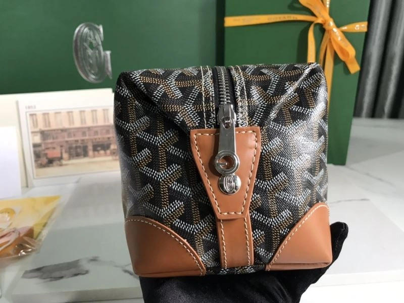 Sporty Goyard Cosmetic Bags 59157