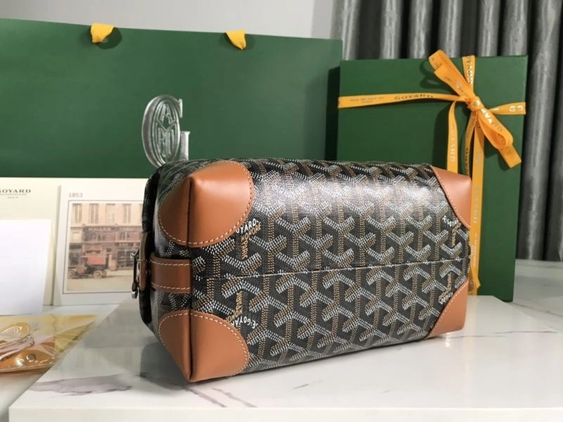 Sporty Goyard Cosmetic Bags 59157