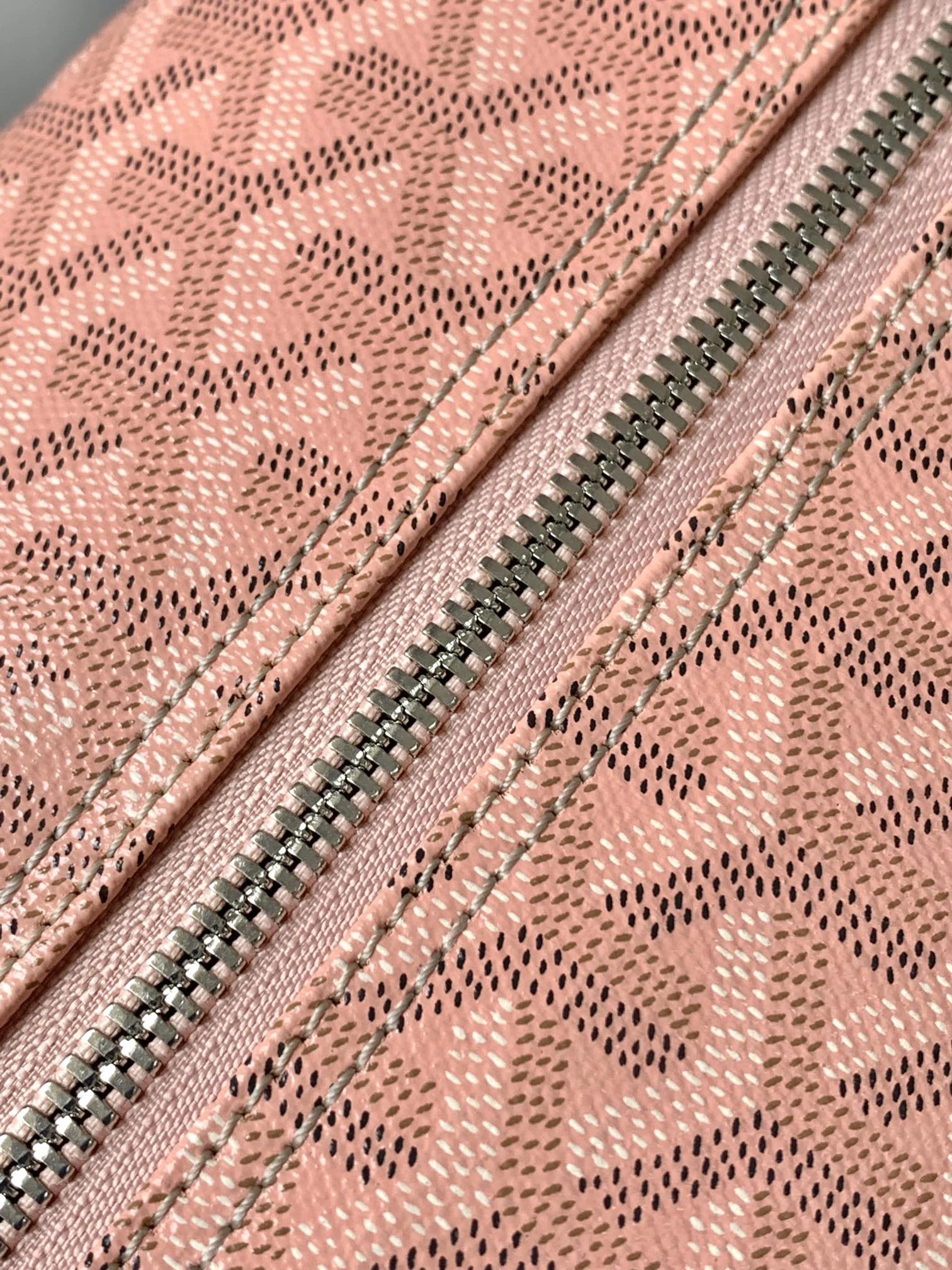 Vibrant Goyard Cosmetic Bags 65108