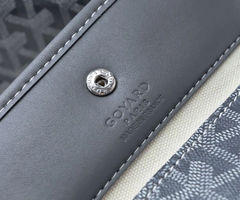 Sporty Goyard Shopping Bags 89182