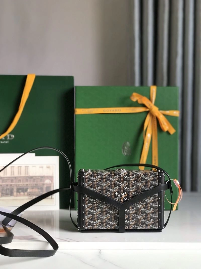 Lightweight Goyard Suitcase 58874