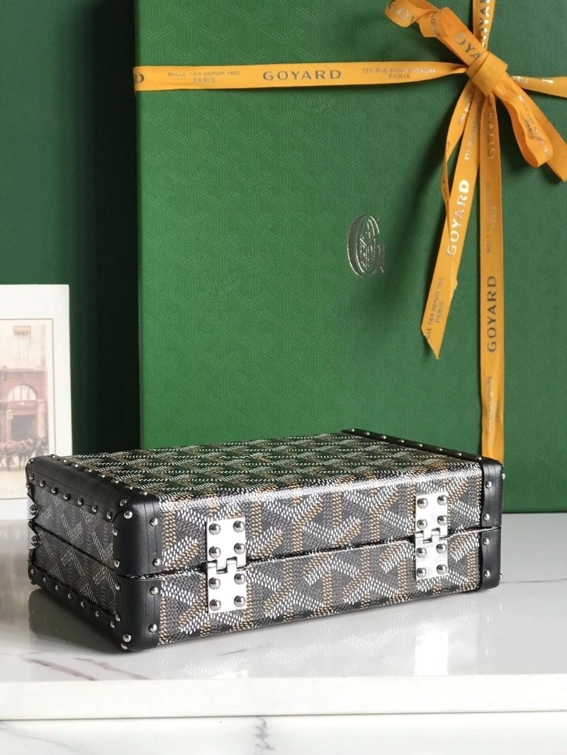 Lightweight Goyard Suitcase 58874
