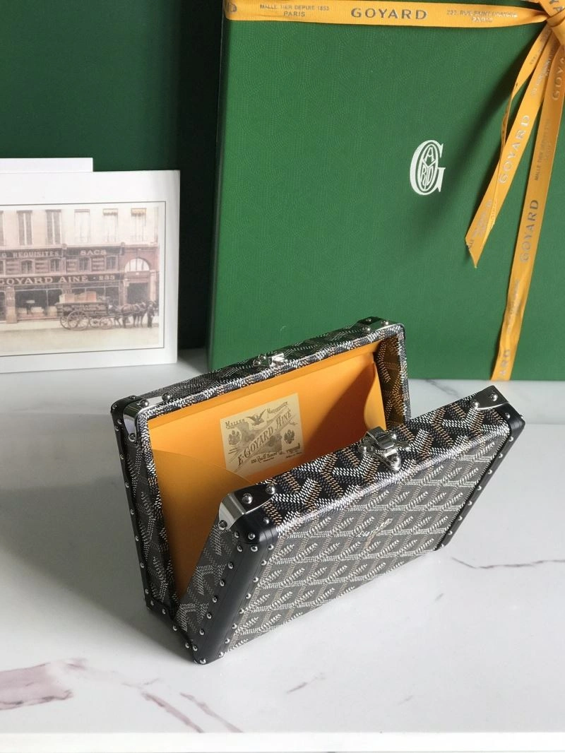 Lightweight Goyard Suitcase 58874