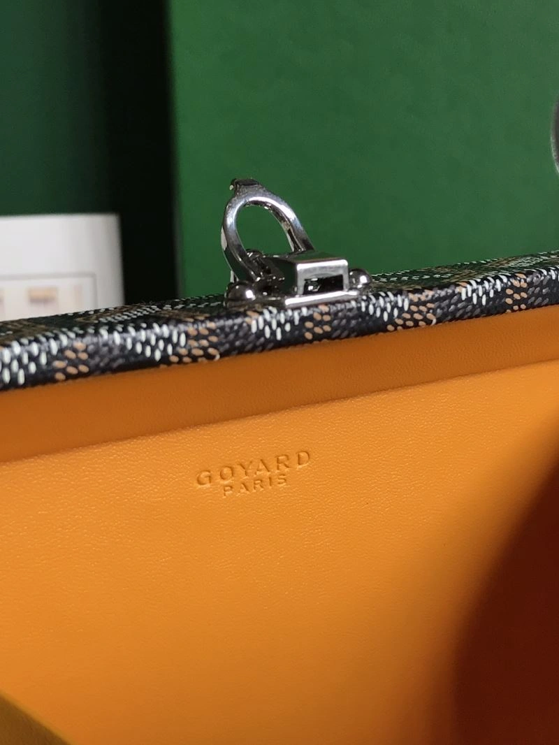 Lightweight Goyard Suitcase 58874