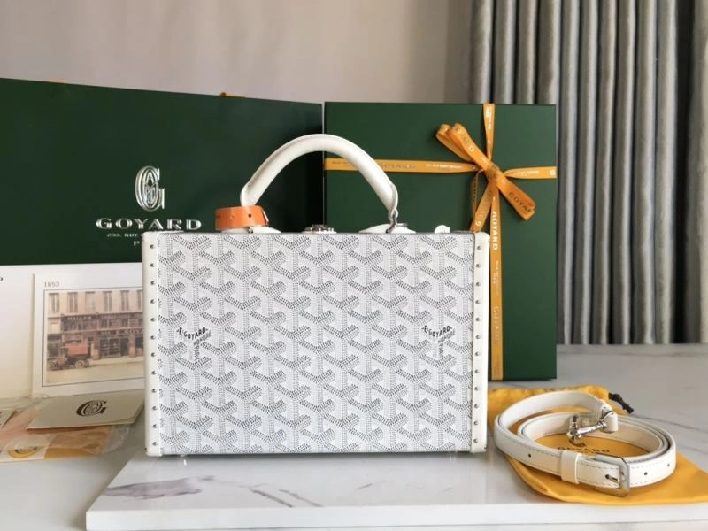 Snug Goyard Suitcase 58814