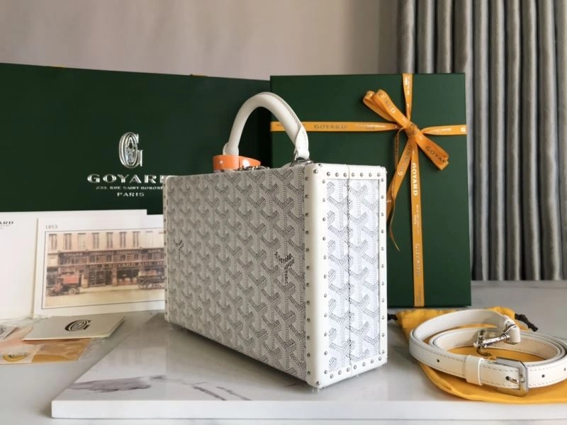 Snug Goyard Suitcase 58814