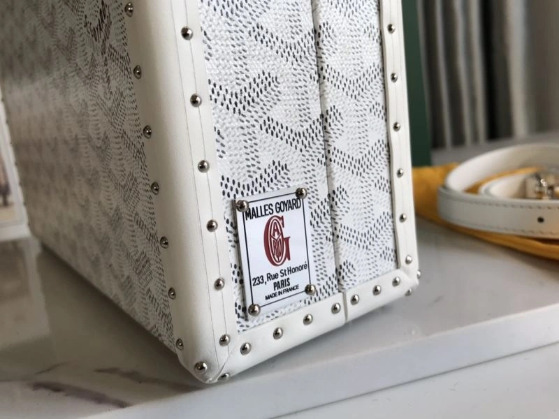 Snug Goyard Suitcase 58814