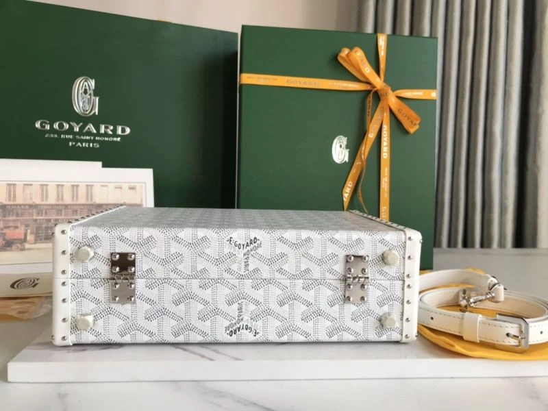 Snug Goyard Suitcase 58814