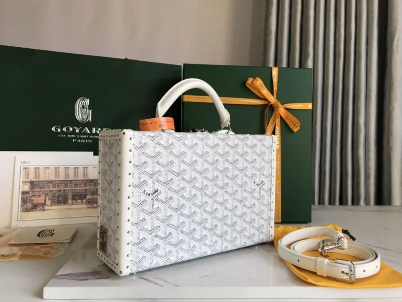 Snug Goyard Suitcase 58814