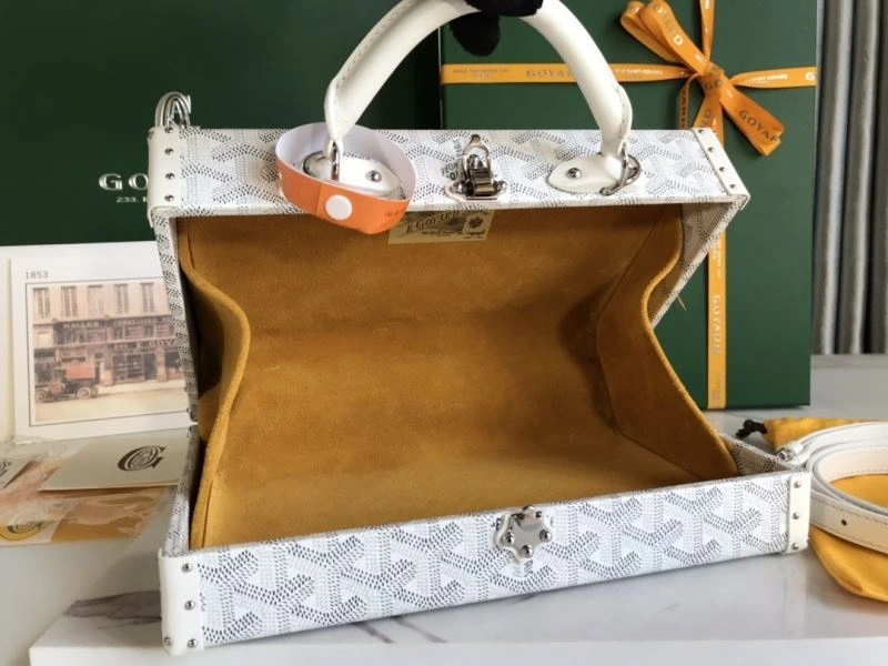 Snug Goyard Suitcase 58814