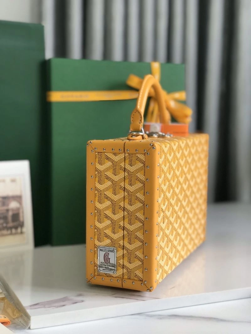 Goyard Suitcase Comfortable 58811