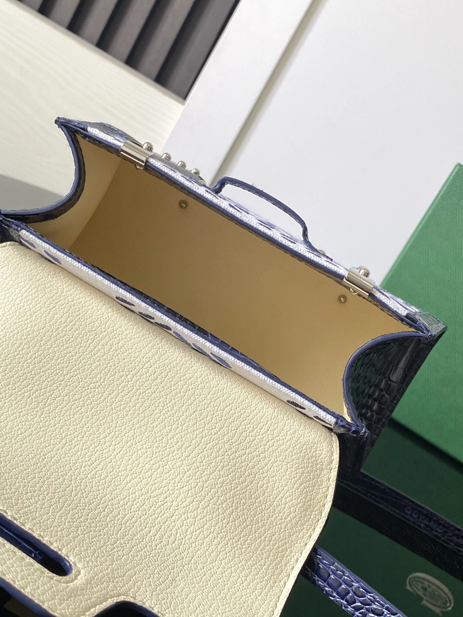 Durable Goyard Top Handle Bags 64928