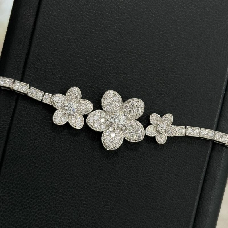 Graff Bracelets TopPick 214234
