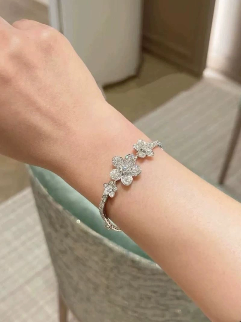 Graff Bracelets TopPick 214234